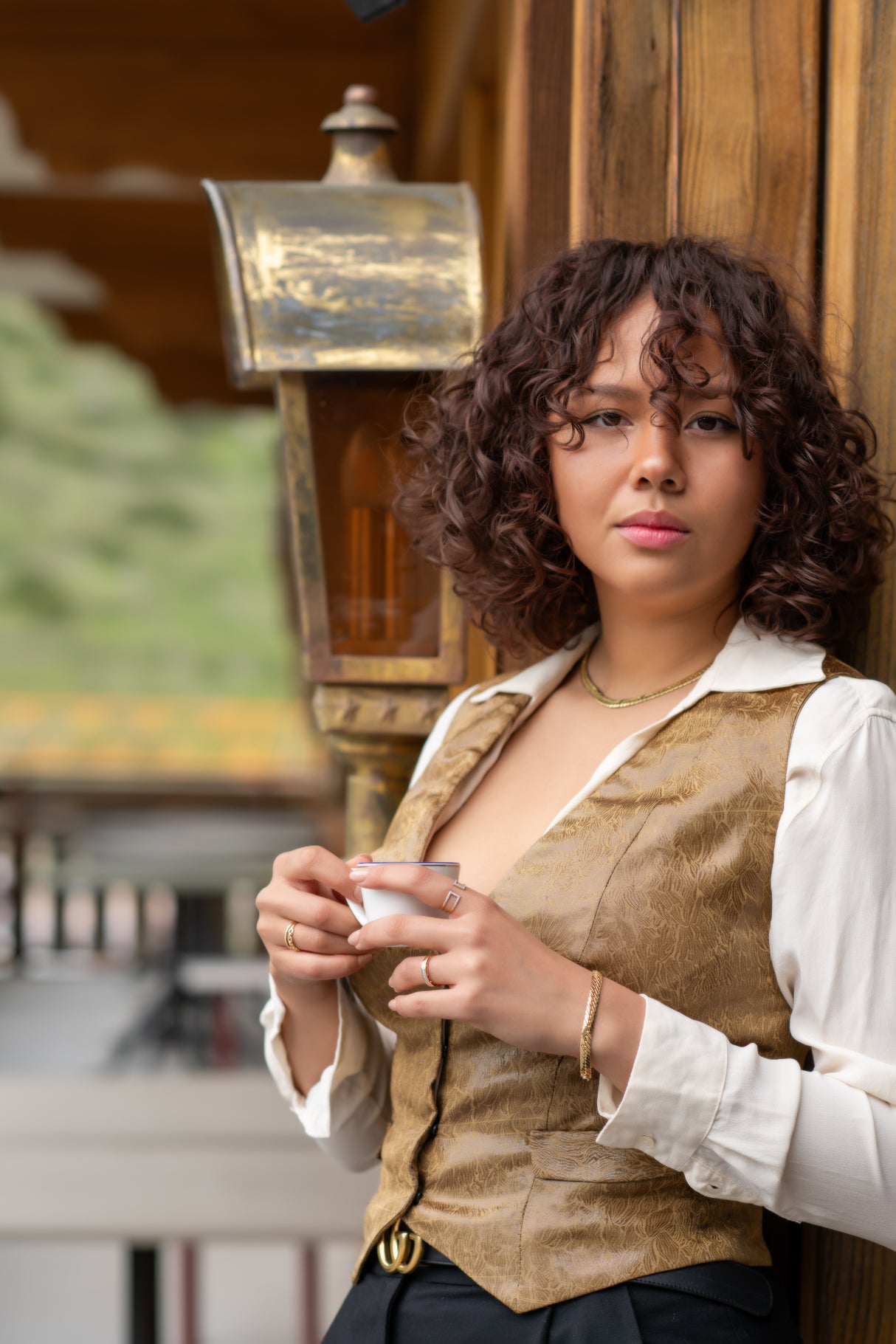 The Path Photoshoot gold 18k ring