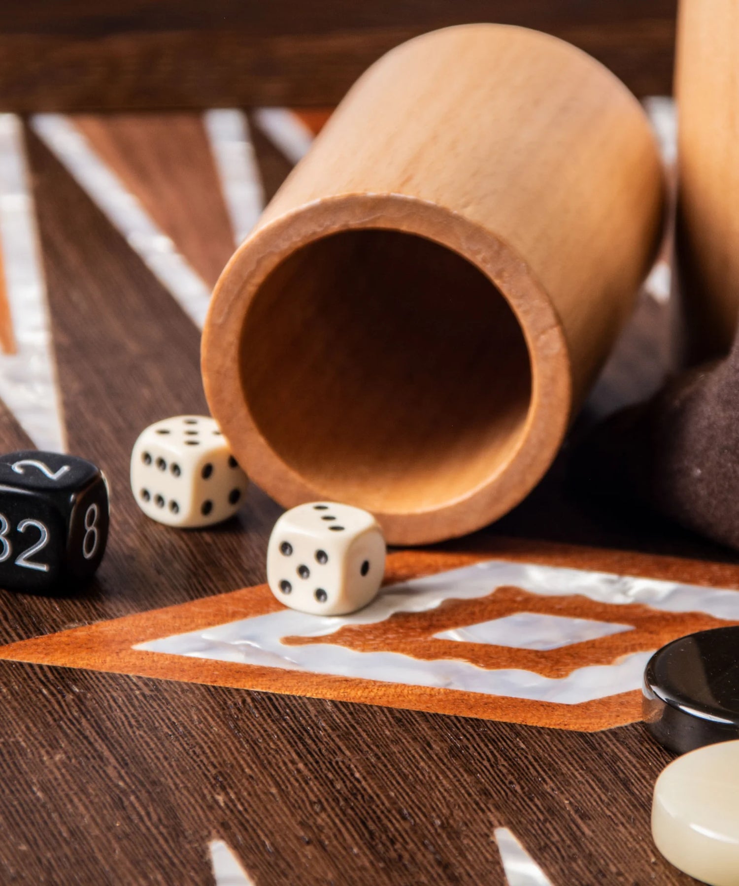 California Walnut burl Backgammon open overview zoom view