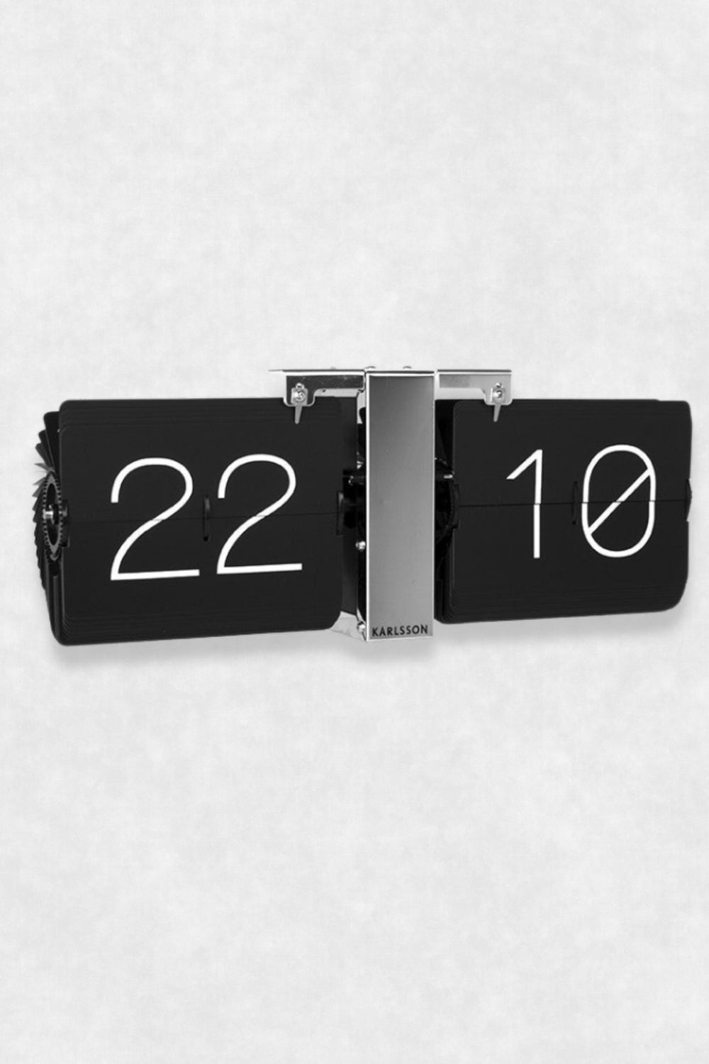 Flip clock Black and Silver Slighlty inclined view