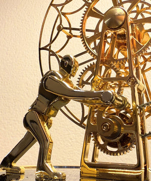 CLOSE UP KUNSTWINDER FERRIS WHEEL