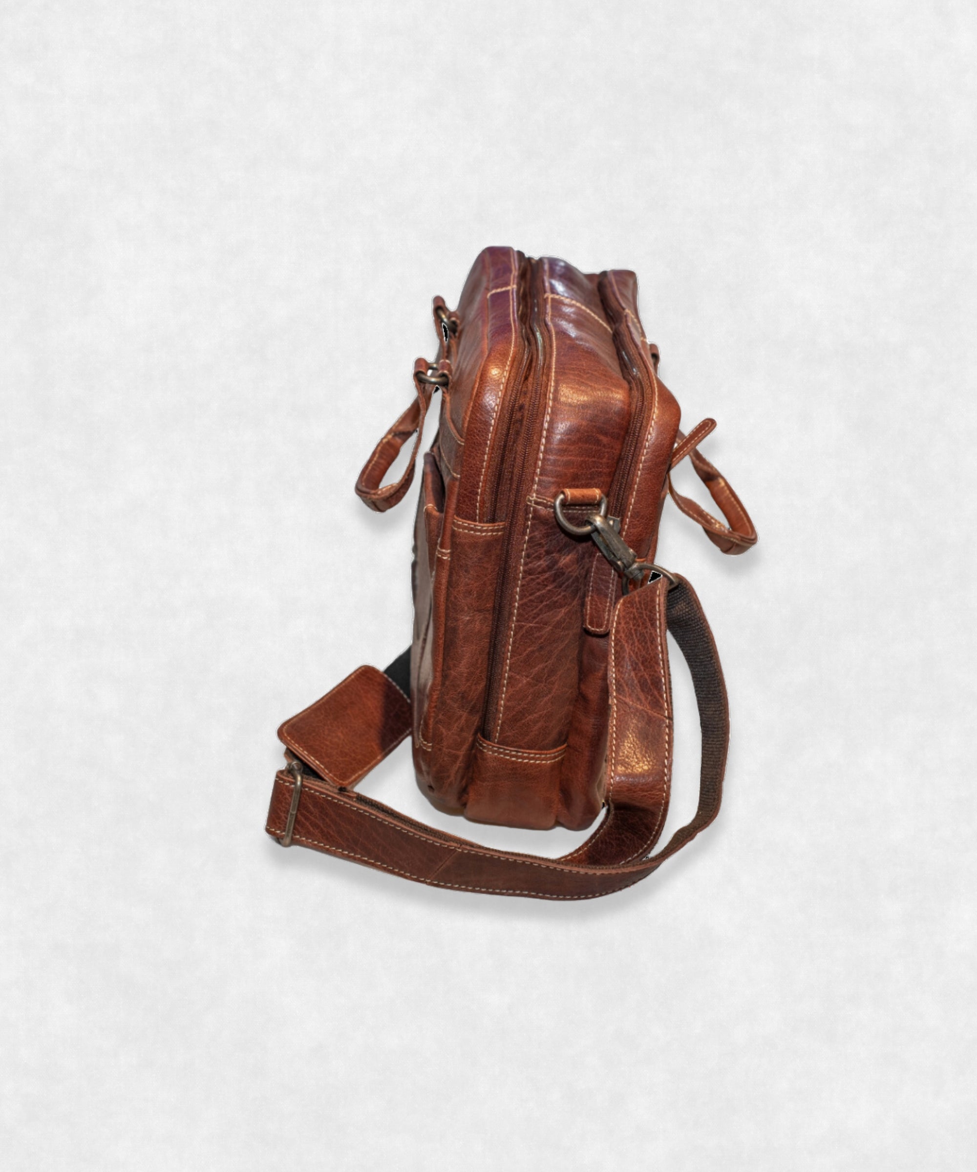 Leather Briefcase side view Maison Davis