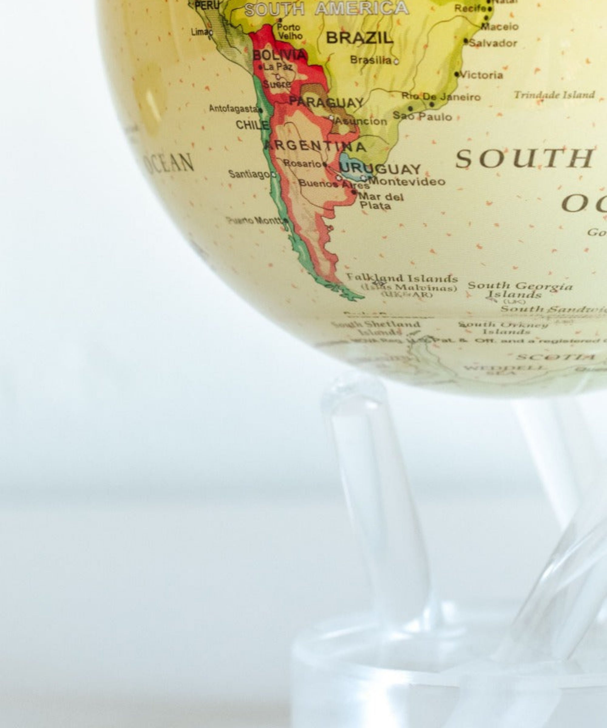 MAP GLOBE ROTATING ZOOM ON SOUTH AMERICA