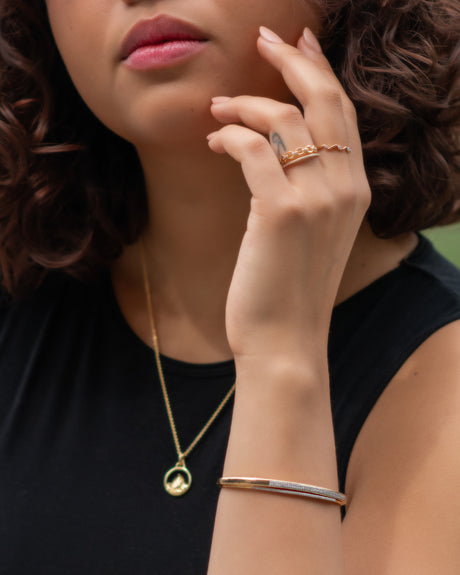 Matterhorn Gold chain and pendant 18k Jewelry shooting with our model