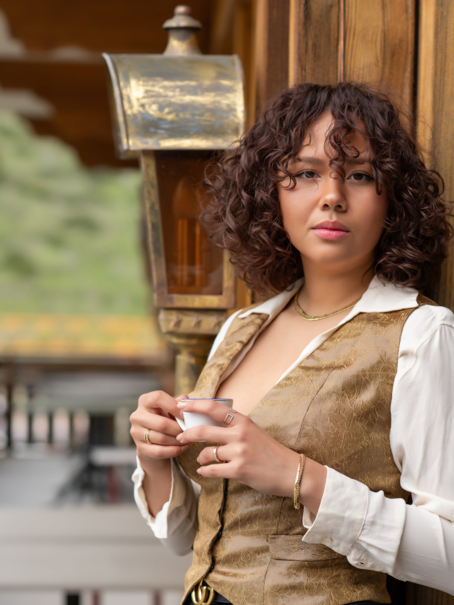 The Path Photoshoot gold 18k ring