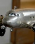 AVION DAKOTA DC3 EN ALUMINIUM